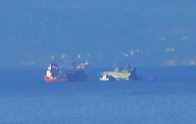 Πλοίο του Πολεμικού Ναυτικού συγκρούστηκε με εμπορικό έξω από τον Πειραιά – Έχει πάρει μεγάλη κλίση