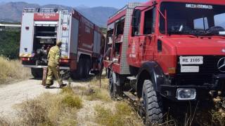 Πύργος: Δύο πυροσβέστες τραυματίστηκαν ελαφρά μετά την ανατροπή πυροσβεστικού οχήματος