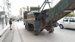 Άρχισαν οι εργασίες ασφαλτόστρωσης στην οδό Κύπρου στην Κόρινθο