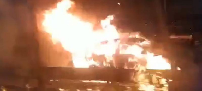 Φωτιά σε εν κινήσει φορτηγάκι στην εθνική οδό Κορίνθου-Τριπόλεως