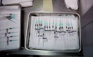 Κορονοϊός: Ποιοι θα χρειαστούν τρίτη δόση εμβολίου από Σεπτέμβριο
