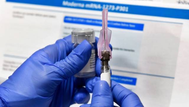 Πώς θα κλείνουν ραντεβού οι πολίτες για να εμβολιαστούν – Πού θα δοθεί προτεραιότητα