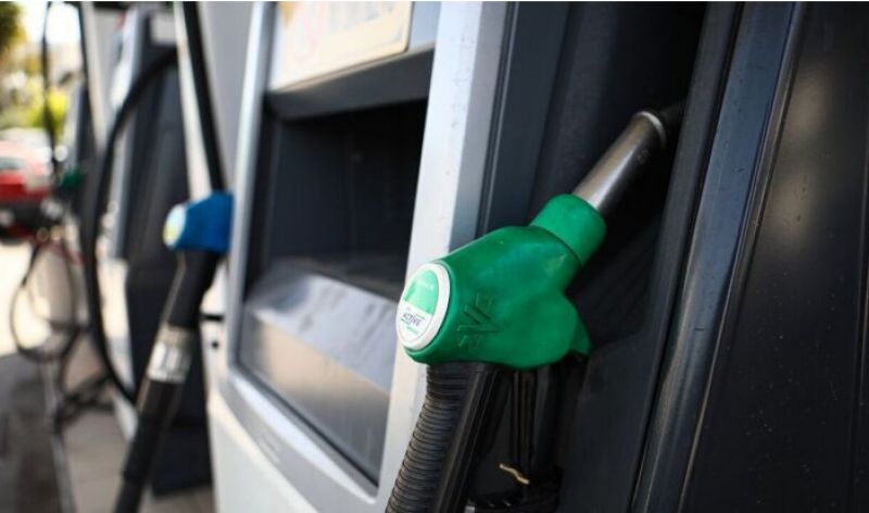 «Φωτιά» οι τιμές στα καύσιμα: Στα 2,7 ευρώ η αμόλυβδη - Έρχεται νέο fuel pass