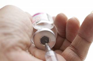 Εμβόλιο για κοροναϊό : Βήμα προς βήμα η διαδικασία – Πώς θα απαντάμε θετικά ή αρνητικά στο ραντεβού