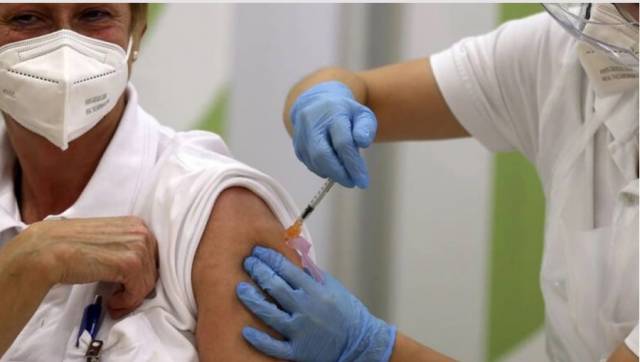 Τρίτη δόση εμβολίου: Από σήμερα τα ενημερωτικά SMS σε 285.000 πολίτες
