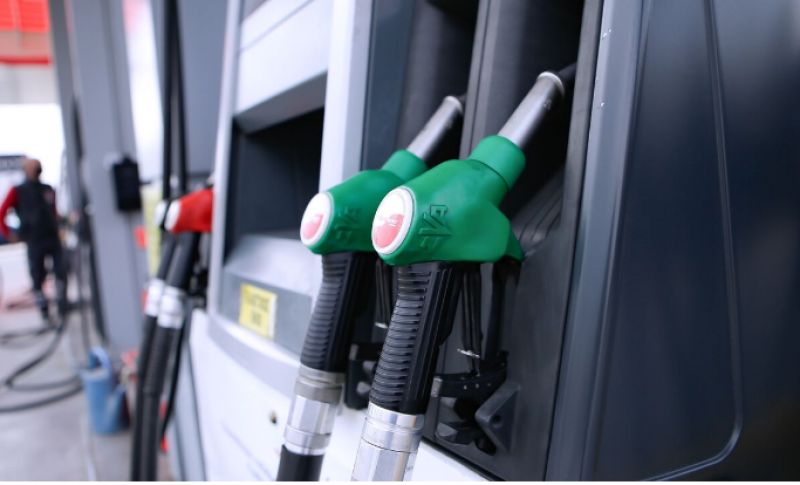Σπάει τα κοντέρ η τιμή της βενζίνης - Πάνω από 2,5 ευρώ το λίτρο στα νησιά