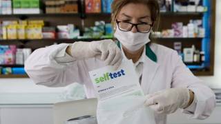 Self test - Από Δευτέρα στα φαρμακεία: Ποιους εργαζομένους αφορά - Πώς θα δηλώνονται τα αποτελέσματα