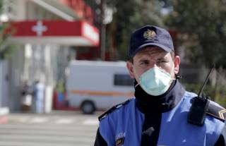 Αλβανία: Βουτιές θανάτου από μπαλκόνια νοσοκομείων για να γλιτώσουν από τον κορονοϊό