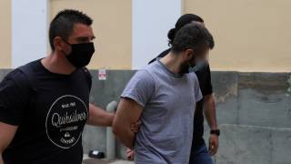 Καλύβια – Η απολογία του δολοφόνου: Η σφαγή του πατέρα του, τα «μάγια» και η φυγή στην Αλβανία