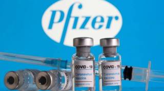 Πόσο διατηρείται η ανοσία που προσφέρει το εμβόλιο της Pfizer; - Τι έδειξε νέα έρευνα του ΕΚΠΑ