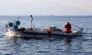 Φωτιά και.. ατσάλι στο Αιγαίο: Τούρκοι παρενοχλούν Έλληνες ψαράδες - Έφτασαν στα 4 ν.μ. στη Μυτιλήνη