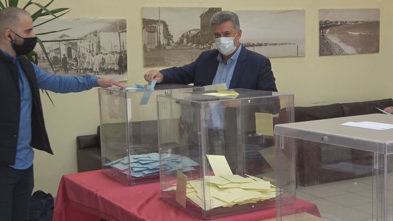 Ψήφισε ο Δήμαρχος Κορινθίων στις εσωκομματικές εκλογές της Ν Δ(video)