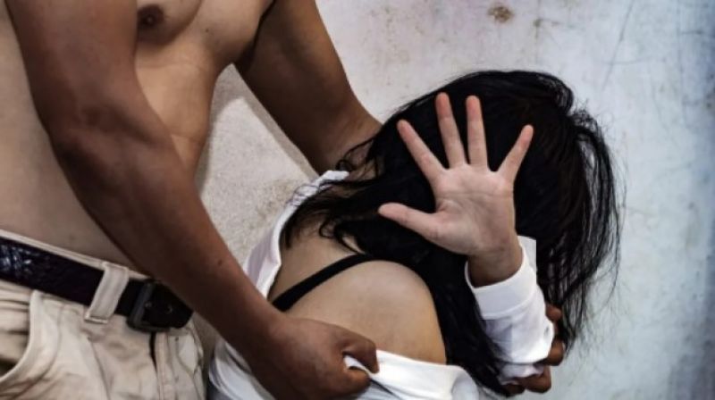 20χρονη πήγε σε κατάστημα στον Βύρωνα να ζητήσει δουλειά και ο ιδιοκτήτης της επιτέθηκε σεξουαλικά