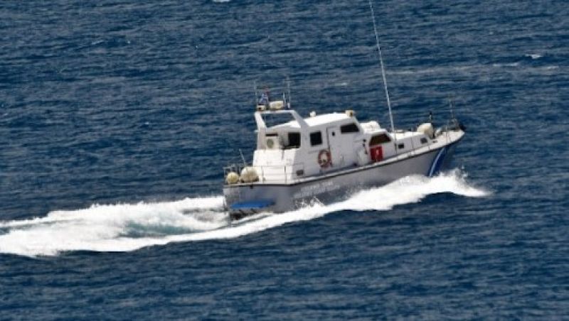 Μονεμβάσια: Ψαράς κινδύνεψε να πνιγεί όταν το σκάφος του προσέκρουσε σε βράχια και βυθίστηκε