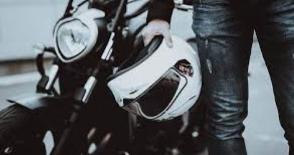 Eπιχείρησαν να κλέψουν δίκυκλη μοτοσικλέτα στο Βέλο Κορινθίας – Tους φόρεσαν χειροπέδες