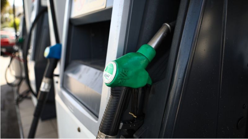 Από ρεκόρ σε ρεκόρ η τιμή της βενζίνης: Τα πρόστιμα και οι εκτιμήσεις για νέα υψηλά